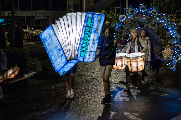 Accordion lantern