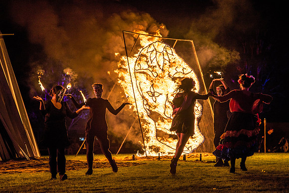 Skull dancers 1