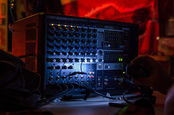 Powered mixer